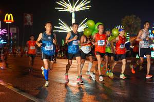 BIB: 4058, 42283, 40567, 421
                            <button type="button" onclick="openModal(16207213)" class="btn btn-primary btn-sm float-right btn-popup" data-toggle="modal" data-target=".modal-high-quality">
                        <i class="fas fa-shopping-cart"></i> Add to Cart
                    </button>
                                            <button type="button" onclick="isThisMe(16207213, true)" class="btn btn-success btn-sm float-right btn-popup btn-isme hidden" data-toggle="tooltip" data-placement="bottom" title="นี่คือรูปของคุณใช่ไหม คลิกที่นี่เพื่อเอาเข้าอัลบั้ม">
                        <i class="fas fa-plus"></i> Add to album
                    </button>
                    <button type="button" onclick="isThisMe(16207213, false)" class="btn btn-warning btn-sm float-right btn-popup btn-isnotme hidden">
                        <i class="fas fa-ban"></i> Remove from album
                    </button>